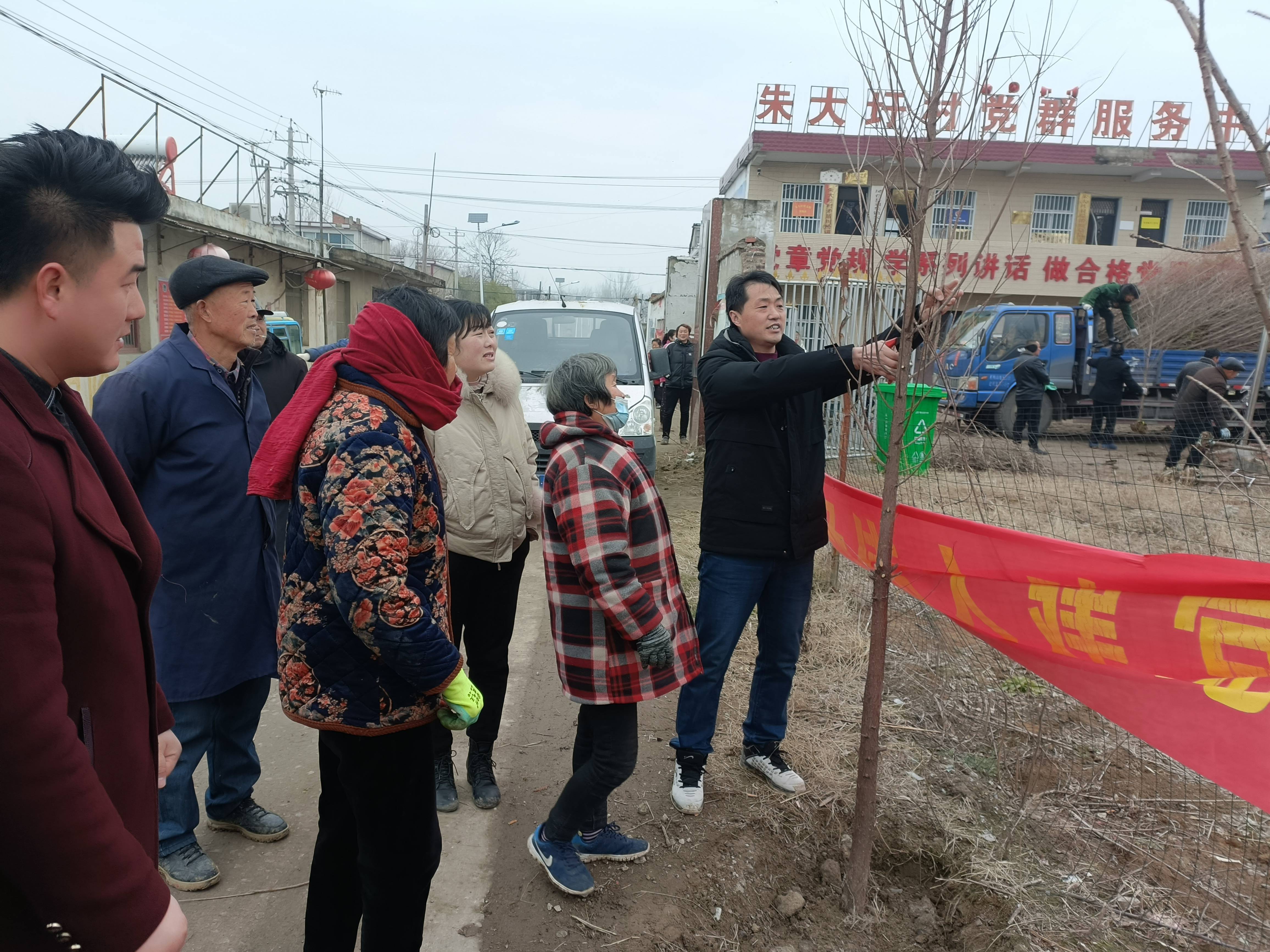 良品铺子：18 年坚守， “三产融合”助力百万农户增收致富