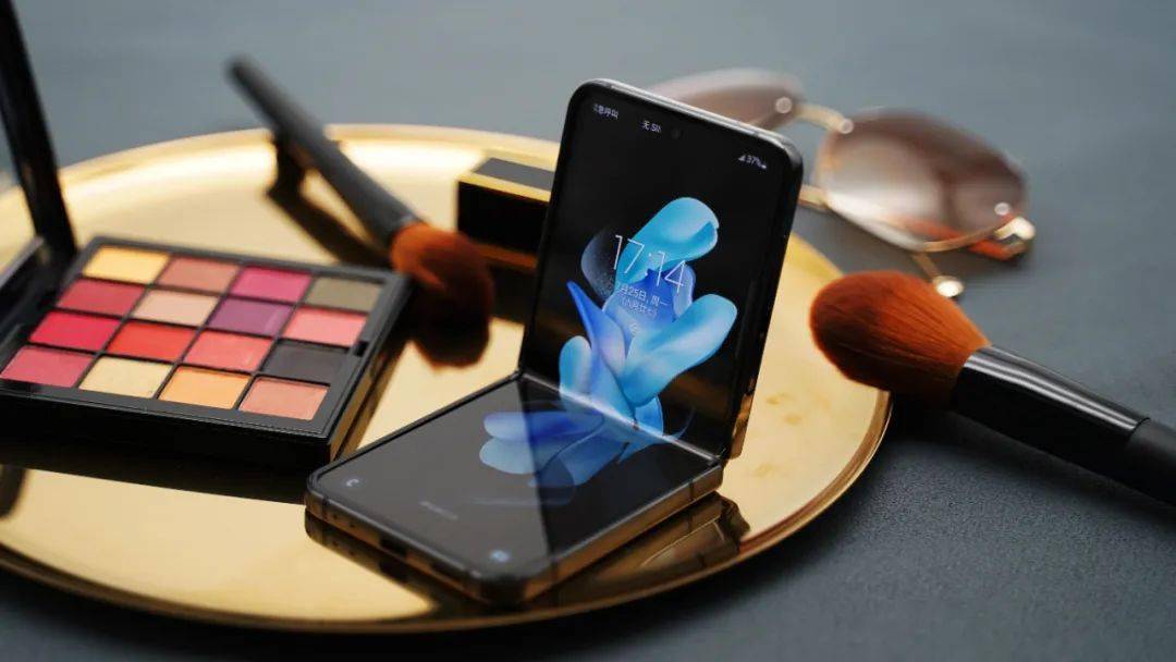 电子行业周报：字节豆包与AI终端硬件结合发挥国产人工智能大模型实用价值