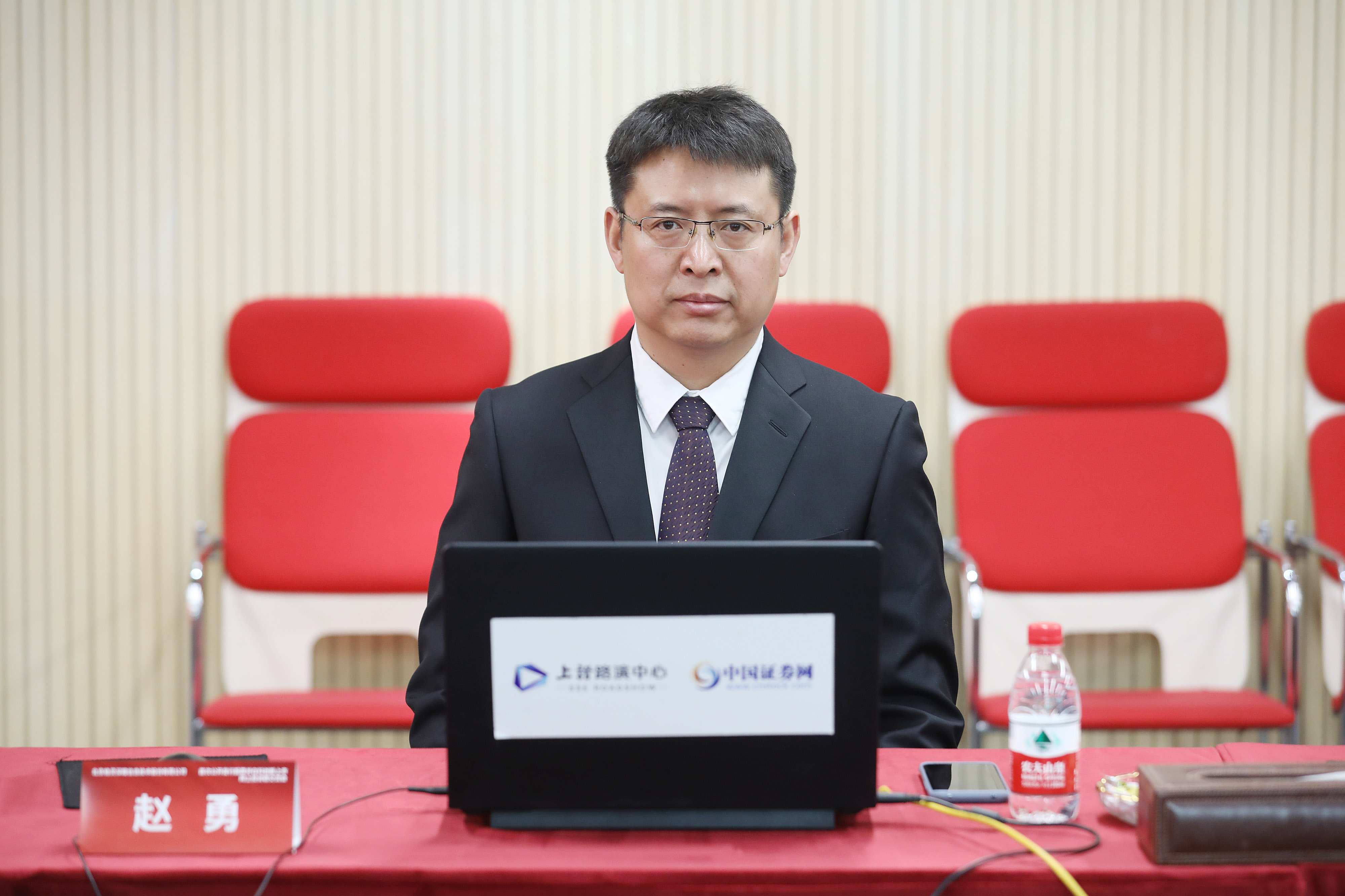 格灵深瞳：机器人感知与控制技术是公司核心技术之一公司针对轨道交通的车辆和线路巡检场景开发的产品能够解决客户巡检痛点