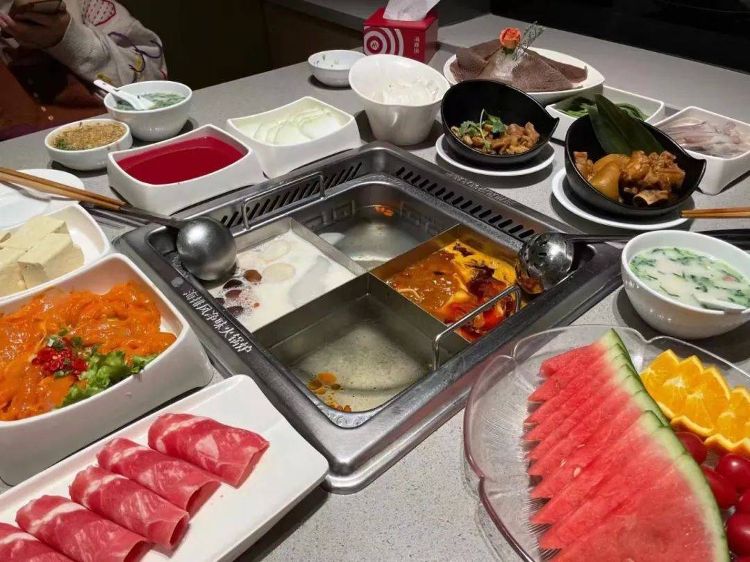 利润大涨33%!巴奴引领火锅行业增长,挑战海底捞股市一哥地位?