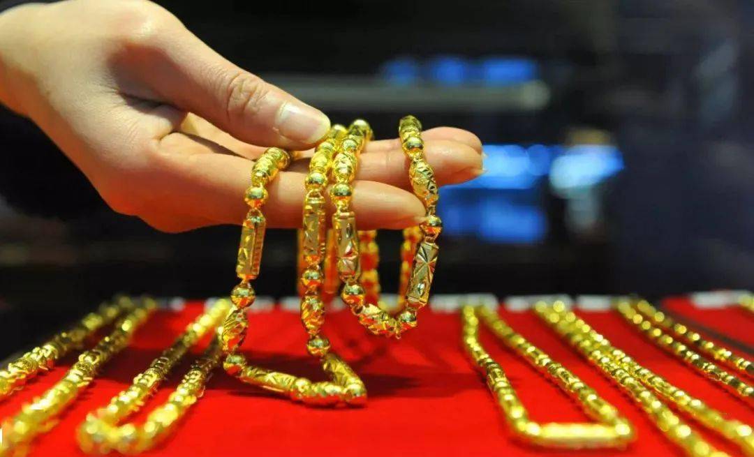 国际金价持续反弹；央行周五开展6000亿元MLF操作 丨金融早参