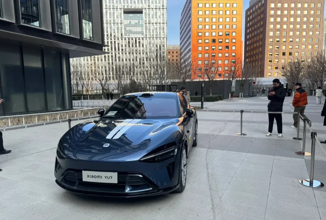 汽车与零部件行业周报：小米YU7开售18小时锁单突破24万台，特斯拉无人驾驶出租车得州试上路