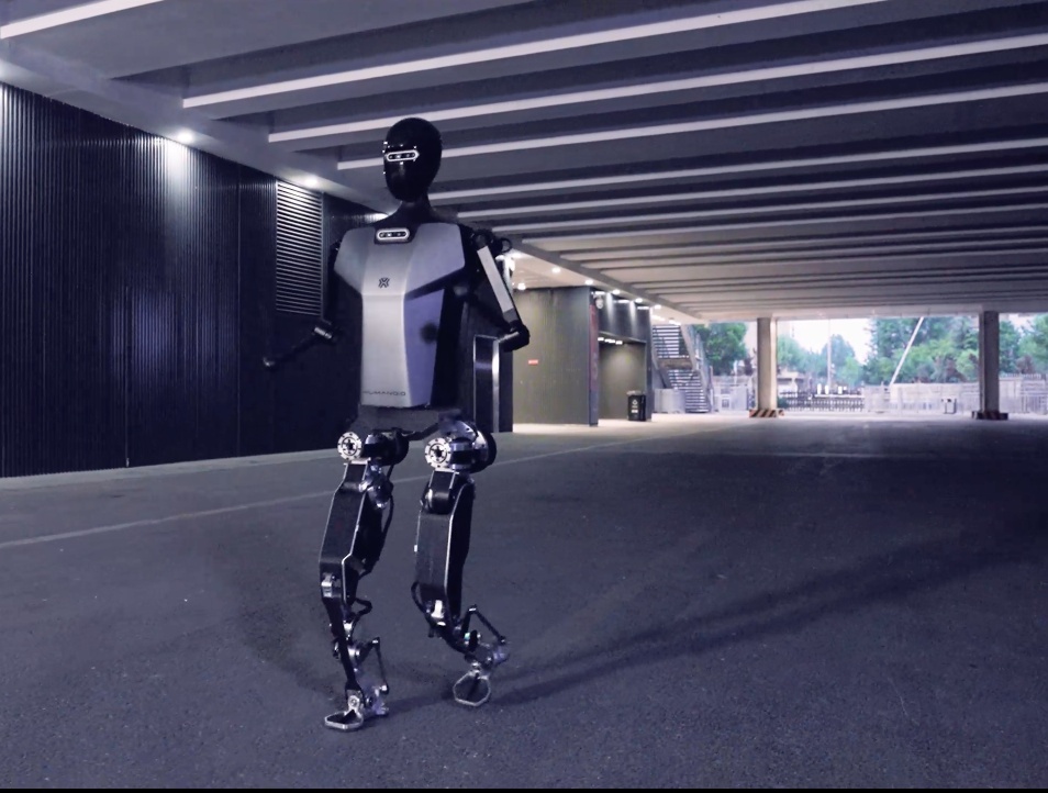 ST逸飞：创新技术点在荆楚人形机器人设计优化过程中可以借鉴迁移