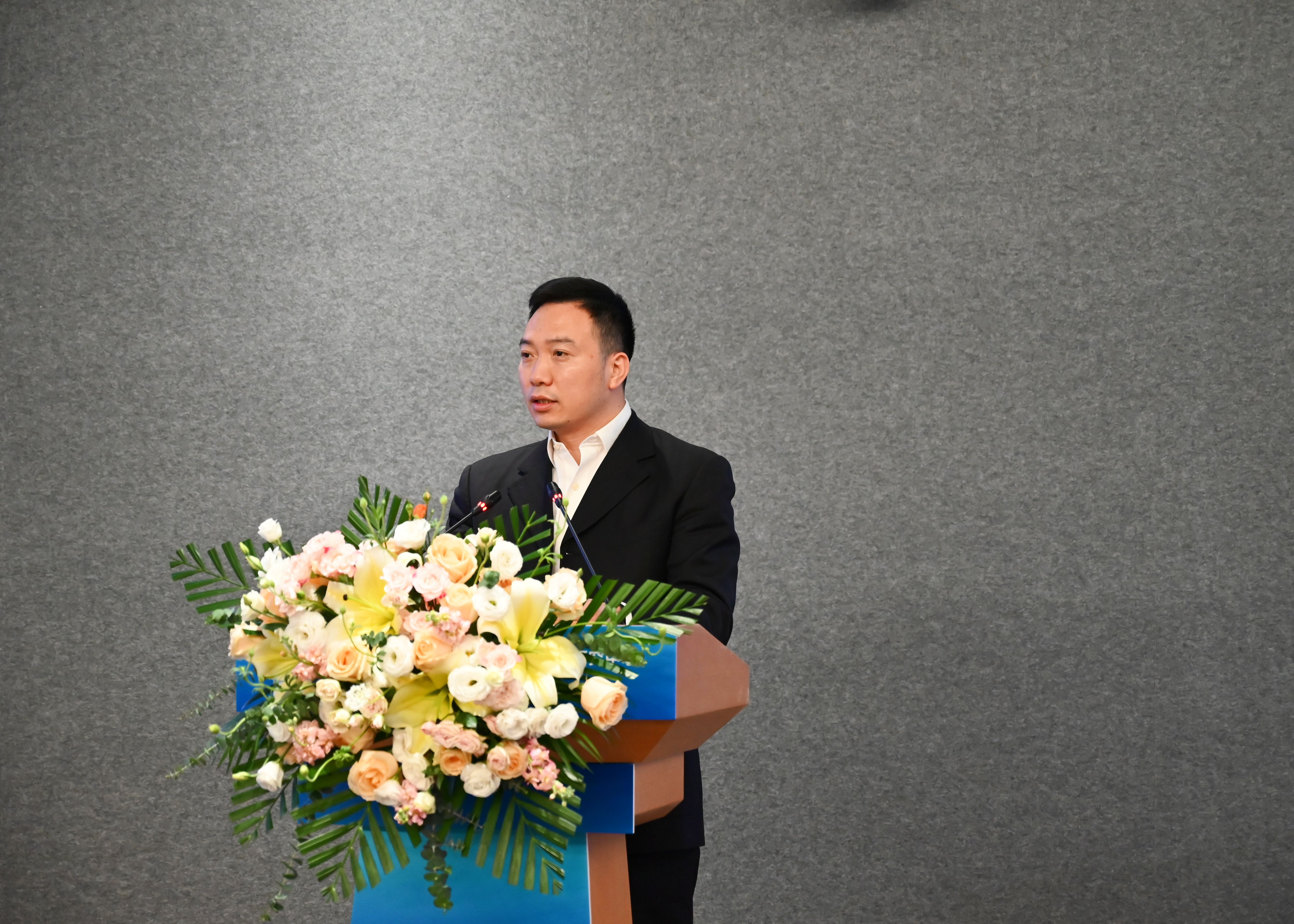 上海半导体装备基金等入股具身智能公司灵心巧手