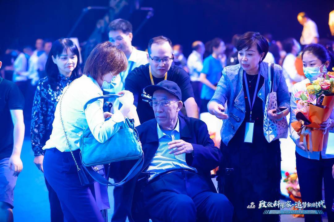 星环科技：9月10日召开业绩说明会，投资者参与