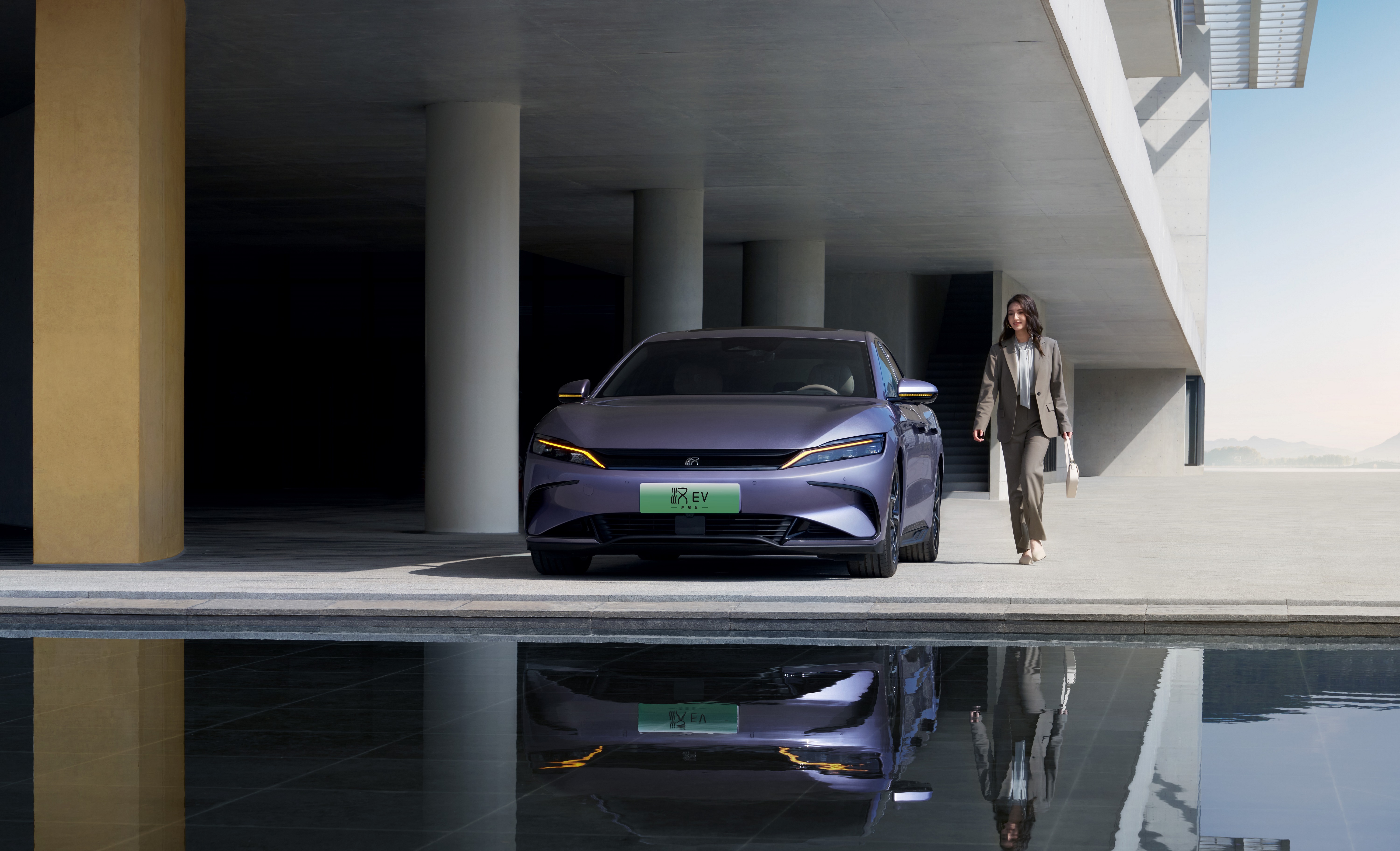 比亚迪公布3D显示相关专利,可拓展座舱内视觉空间