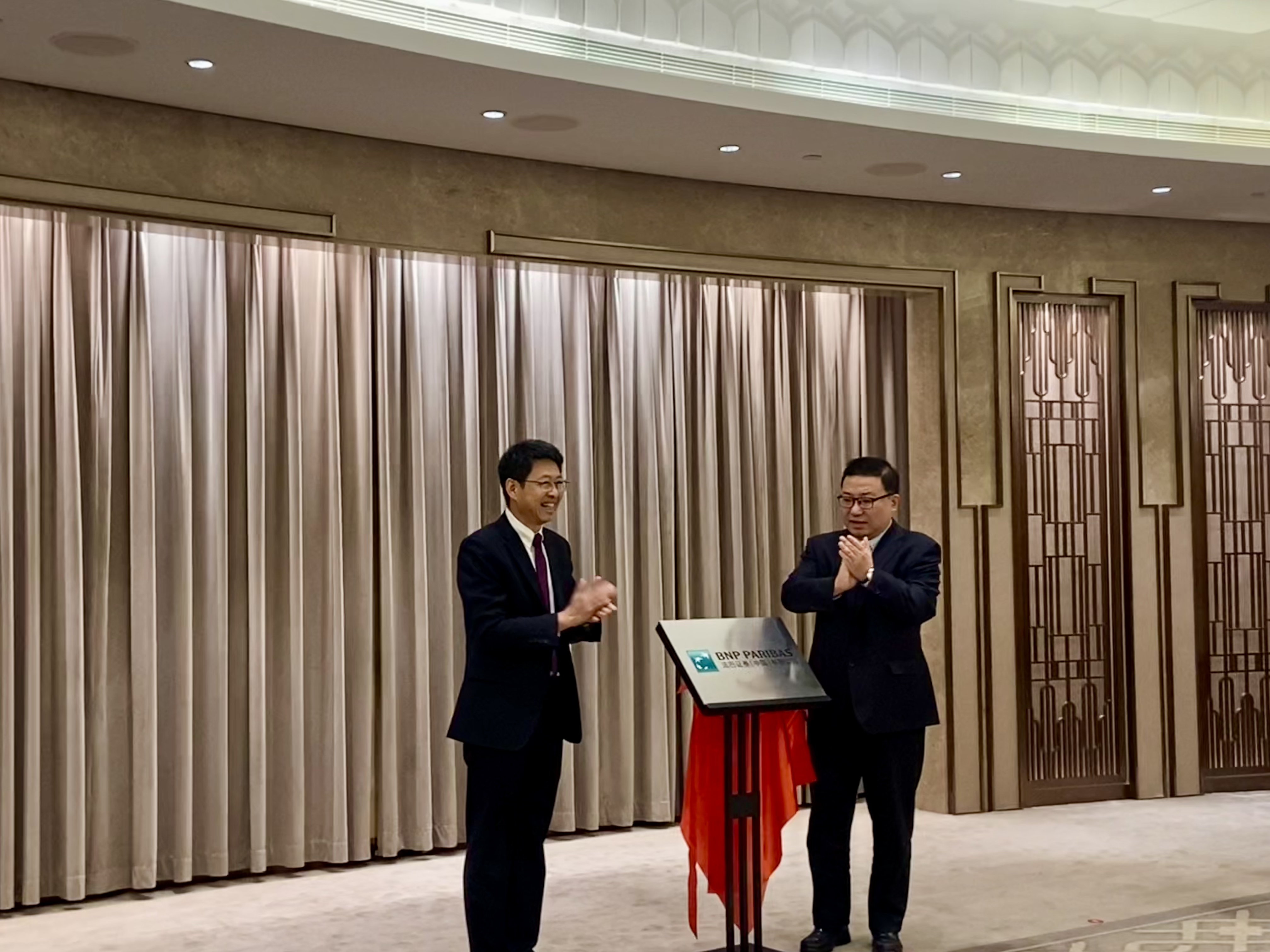 上海合晶:10月17日接受机构调研,中信证券股份有限公司、中国国际金融股份有限公司等多家机构参与