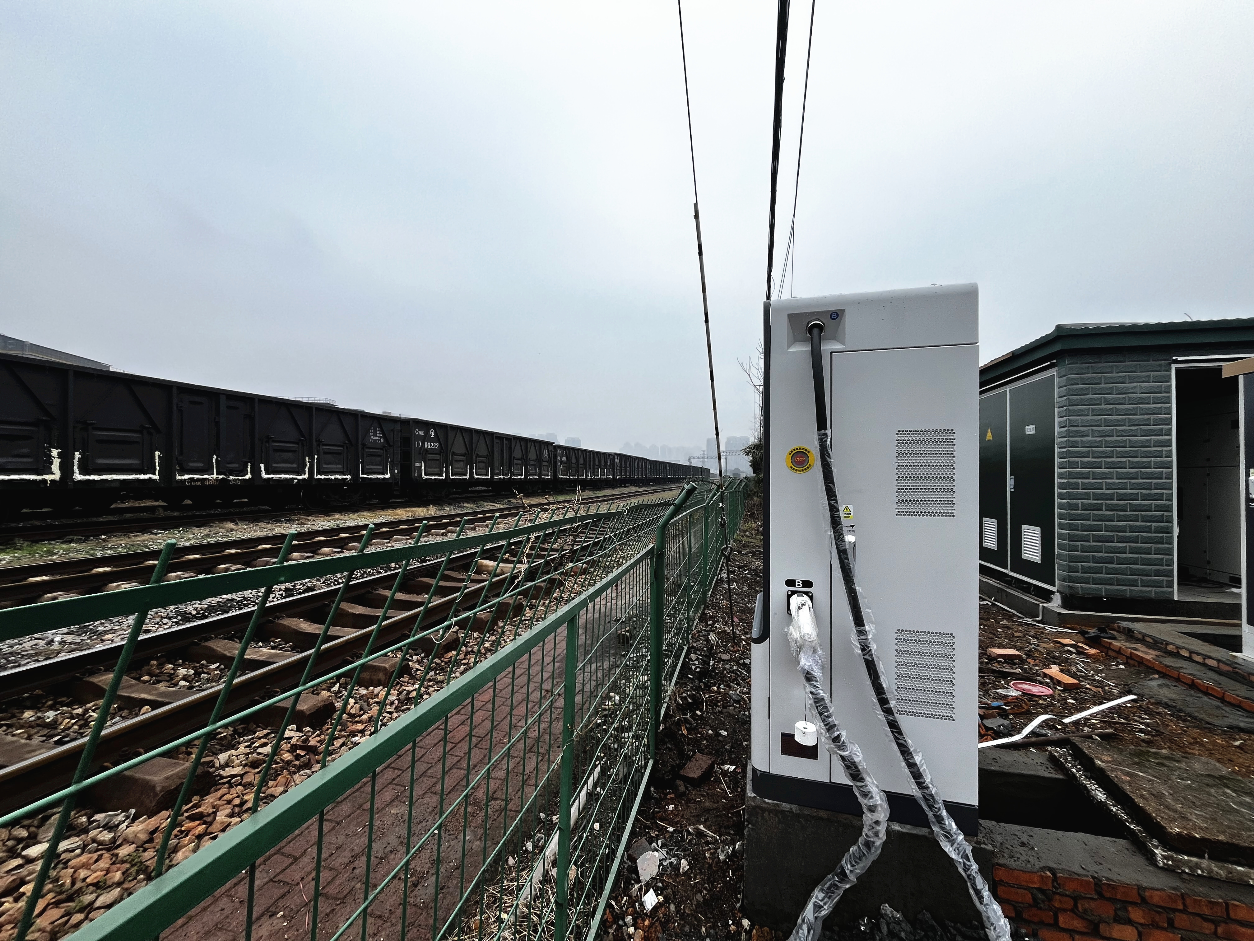 电力设备产业周跟踪：充电桩倍增政策落地，OCP大会聚焦800v直流和液冷