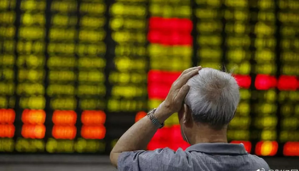 央行将开展6000亿元MLF操作;鲍威尔暗示美联储可能降息 | 金融早参