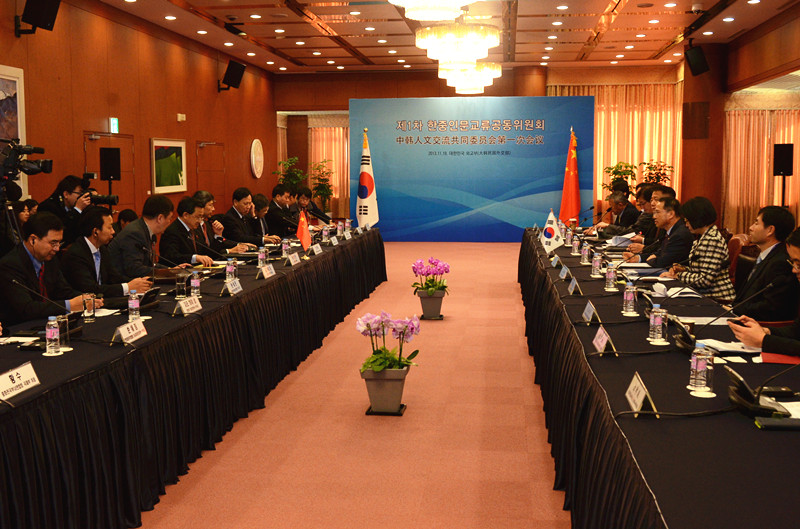 星环科技：11月19日召开业绩说明会，投资者参与