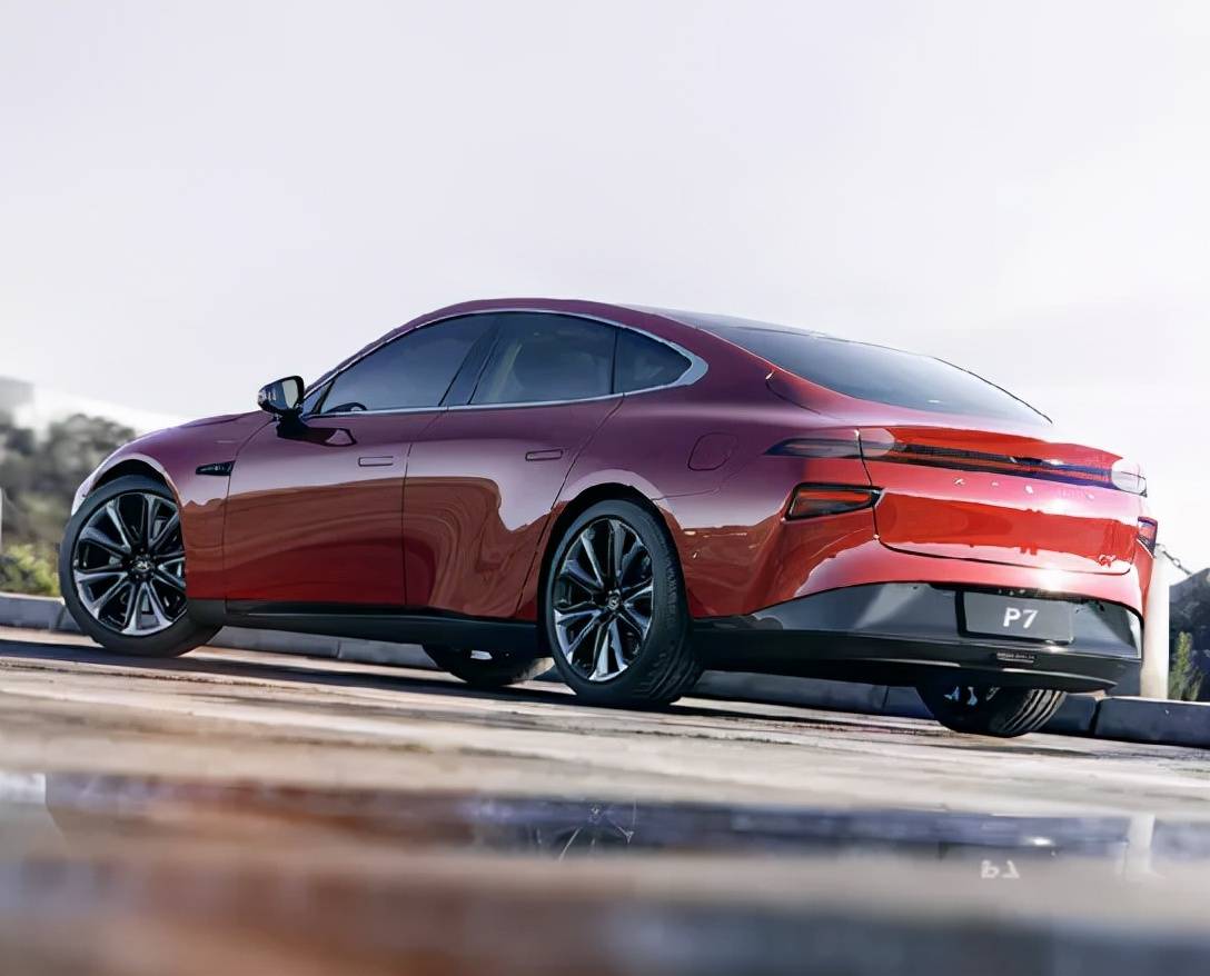 智能汽车系列报告（四）：小鹏25Q3亏损收窄，盈利拐点在望