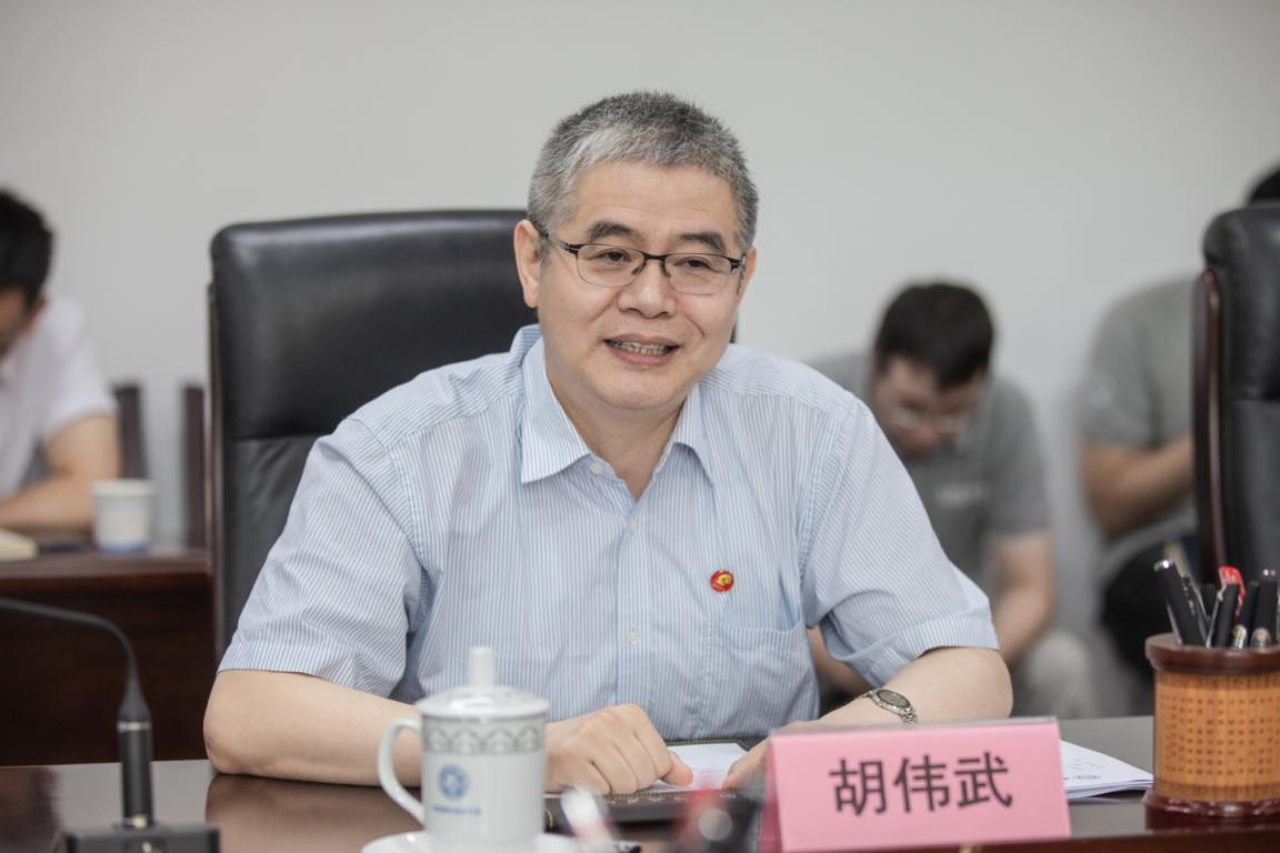 龙芯中科：12月11日组织现场参观活动，东方红资管、国海证券参与