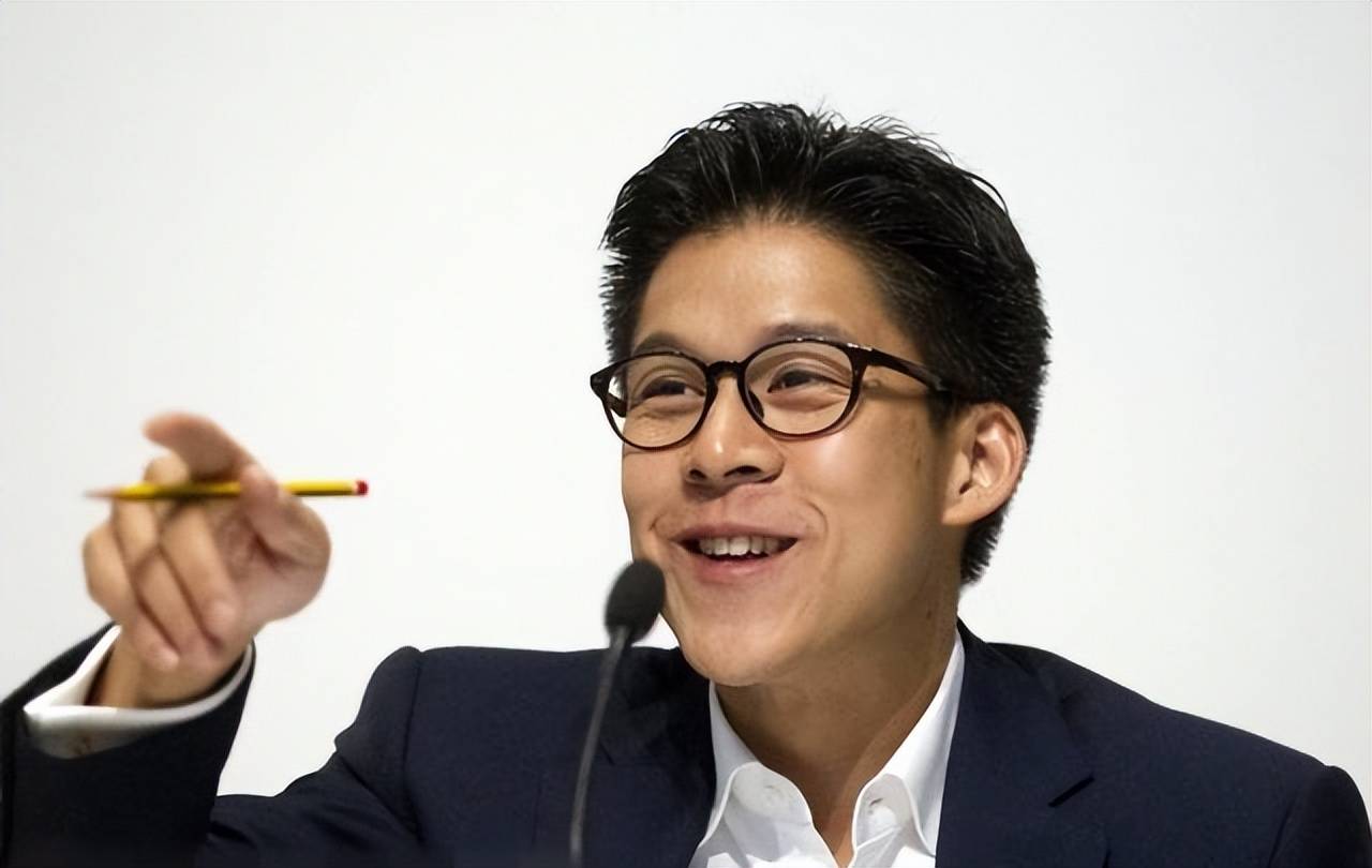 新世界发展20年来首亏近197亿港元！郑志刚回应辞任原因，香港郑氏家族“接班人”格局生变