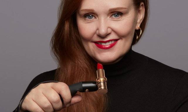 美容护理行业周报：欧莱雅CES2026推出双光能新品，美容科技重塑美发护肤生态