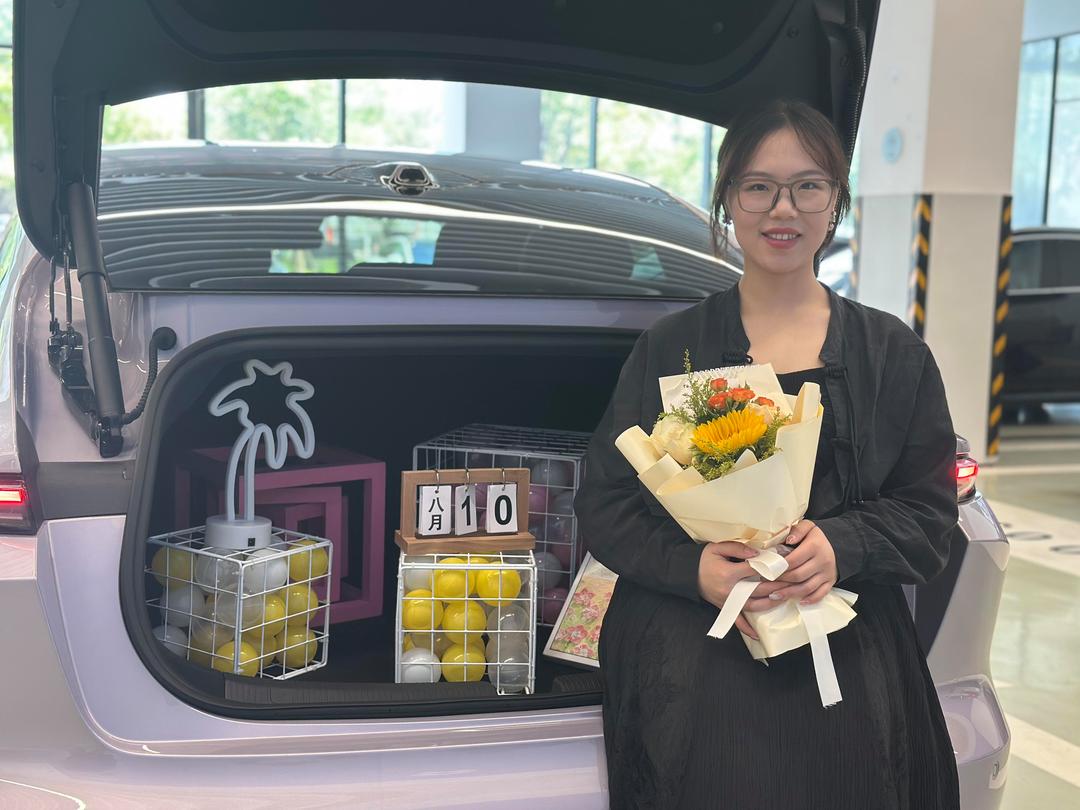 影石年会送房送车 董事长:云台相机Luna将于上半年发布 全年新品发布量将超去年